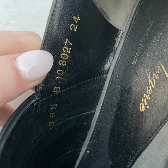 ❌SOLD❌ Gold Tone Grommet Loafers Sz 38.5 Black Leather Round Toe - Picture 3 of 9